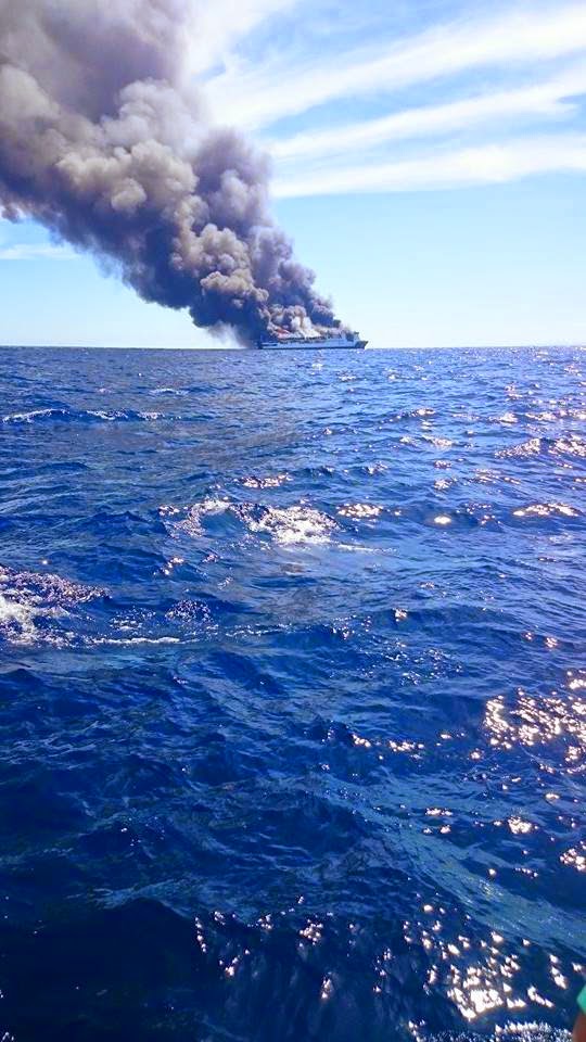 Incendiu feribot Spania.jpg